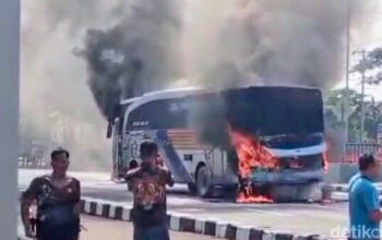 Bus Terbakar Di Terminal Purworejo, Penumpang Sempat Panik Sebelum Dievakuasi