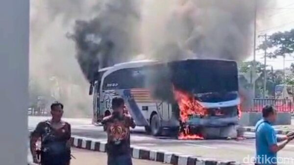 Bus Terbakar Di Terminal Purworejo, Penumpang Sempat Panik Sebelum Dievakuasi