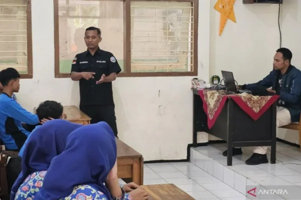 Cegah Pelajar Terjerumus, Polresta Malang Kota Kampanyekan Anti Judi Daring Dan