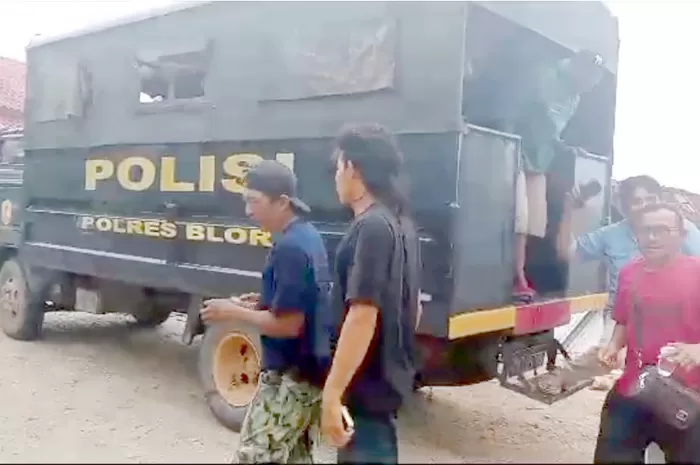 Ditahan Semalam, Puluhan Warga Jurangjero Blora Akhirnya Dibebaskan Dari Polres