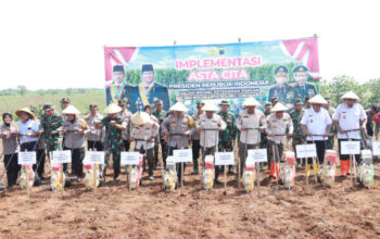 Dukung Program Ketahanan Pangan, Polres Sukoharjo Tanam Palawija Jagung Seluas