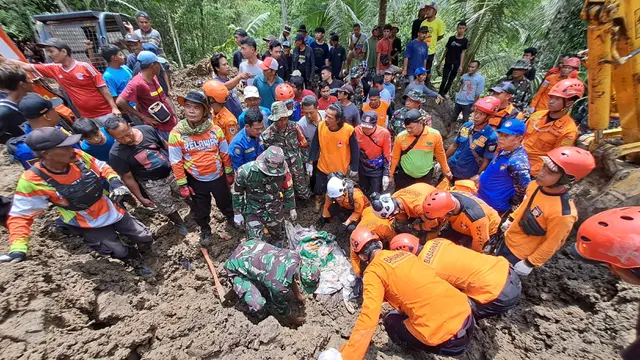 Evakuasi Longsor Kebumen: Jenazah Ibu Dan Anak Ditemukan Berpelukan