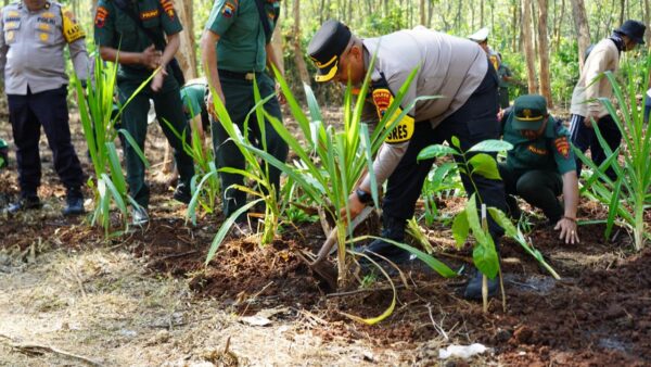 Inovasi Ketahanan Pangan Polres Batang Manfaatkan Lahan Kosong Di Seluruh