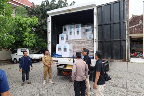 Jelang Pilkada, Polres Sukoharjo Kerahkan Personel Untuk Pengamanan Logistik