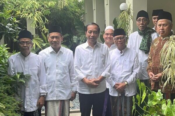 Bahas Pilkada, Sejumlah Kiai NU Sowan Jokowi di Solo