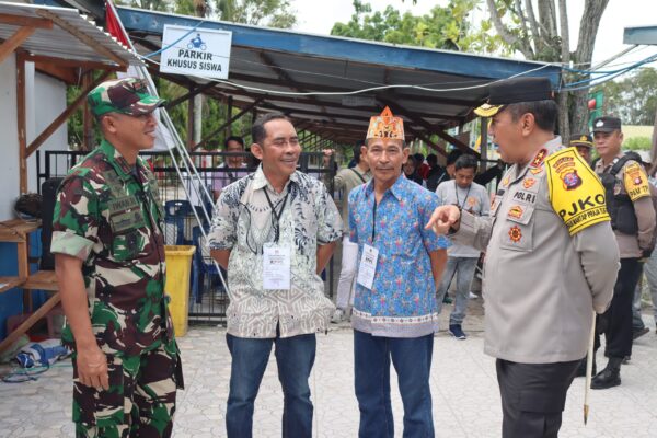 Kapolda Kalteng Dan Danrem Pastikan Pengamanan Tps Di Palangka Raya