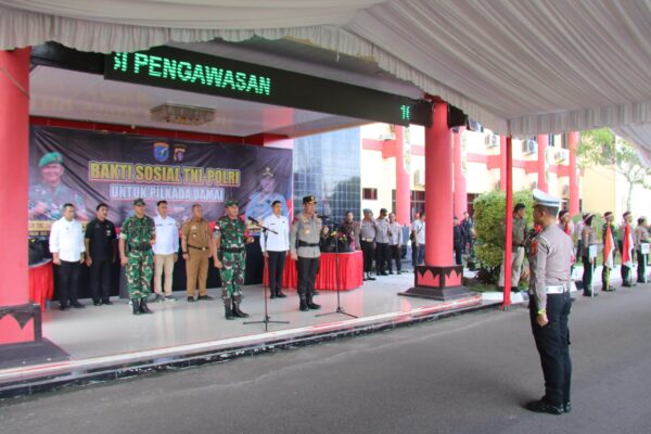 Kapolda Kalteng dan Pangdam XII/Tpr Bagikan 1000 Paket Bantuan Sosial Jelang Pilkada