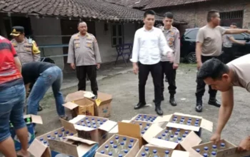 Kapolres Boyolali Pimpin Penggerebekan, Ribuan Botol Miras Diamankan