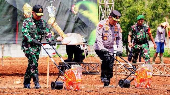 Kapolri dan Panglima TNI Cek Progres Ketahanan Pangan Nasional di Jawa Tengah