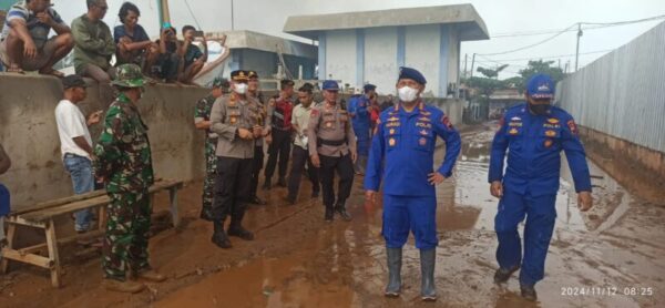 Kebakaran Kapal Di Pelabuhan Perikanan Pekalongan, Polda Jateng Kerahkan 6