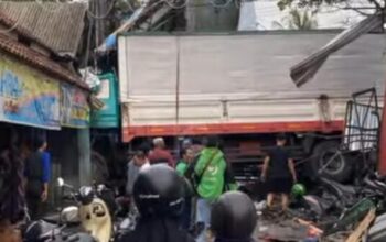 Kecelakaan Beruntun Di Ngaliyan Semarang, Truk Tronton Terlibat Dalam Insiden