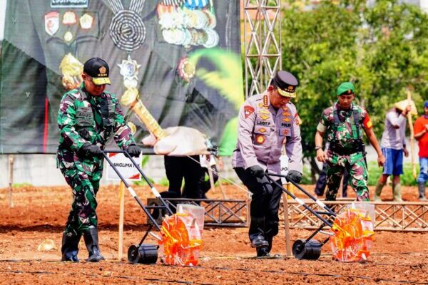 Kesiapan Program Ketahanan Pangan di Jawa Tengah Ditinjau Kapolri dan Panglima TNI