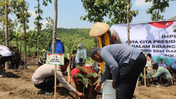 Ketahanan Pangan Jadi Prioritas, Polda Jateng Tanam Jutaan Pohon Di