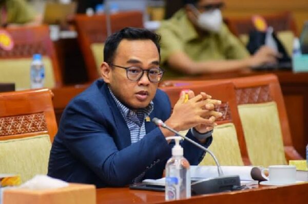 Kritik Tajam Wakil Ketua Komisi Iii Atas Usulan Polri Di