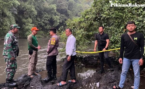 Mayat Tanpa Identitas Ditemukan Ngambang Di Sungai Brantas, Kota Malang