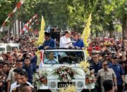 Meriahkan Kampanye Di Grobogan Dan Blora, Jokowi Lempar Kaus Dari