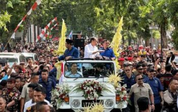 Meriahkan Kampanye Di Grobogan Dan Blora, Jokowi Lempar Kaus Dari