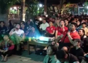 Nobar Indonesia Vs Jepang, Wahyu Hidayat Berinteraksi Hangat Dengan Milenial