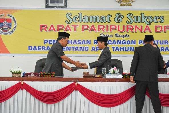 Penyusunan APBD 2025, Bupati Humbahas Sampaikan Nota Jawaban di DPRD