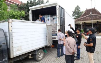 Personel Polres Sukoharjo Diterjunkan Kawal Distribusi Logistik Pilkada