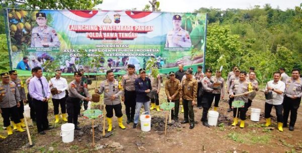 Polda Jateng Gerakkan Swasembada Pangan Di Semarang, Ratusan Pohon Dan