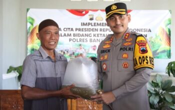 Polres Banjarnegara Dukung Program Presiden, Beri Bantuan Benih Untuk Petani