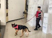 Polres Banjarnegara Libatkan Anjing Pelacak Untuk Sterilisasi Logistik Pilkada