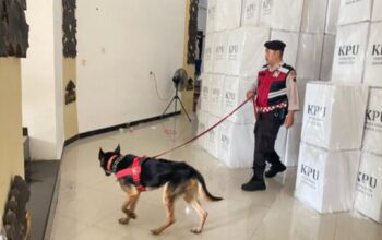 Polres Banjarnegara Libatkan Anjing Pelacak Untuk Sterilisasi Logistik Pilkada