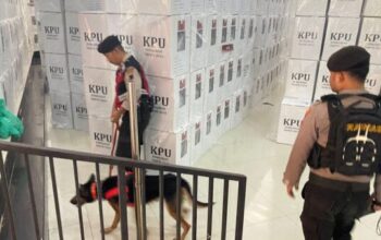 Polres Banjarnegara Pastikan Keamanan Logistik Pilkada Dengan Anjing Pelacak K 9