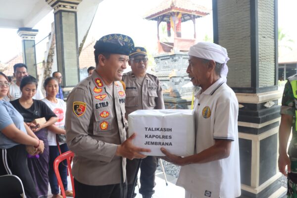 Polres Jembrana Hadirkan “minggu Kasih” Untuk Warga Banjar Juwuk Manis,