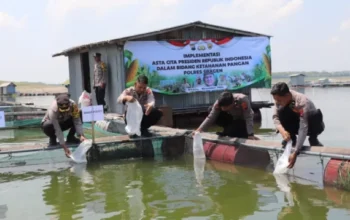 Polres Sragen Tebar Ribuan Bibit Ikan Di Waduk Kedung Ombo