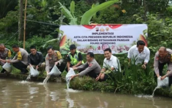 Polres Wonosobo Lakukan Penebaran Benih Ikan Untuk Dukung Program Ketahanan