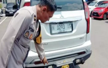 Polresta Malang Kota Amankan Mobil King Abdi Yang Gunakan Strobo,