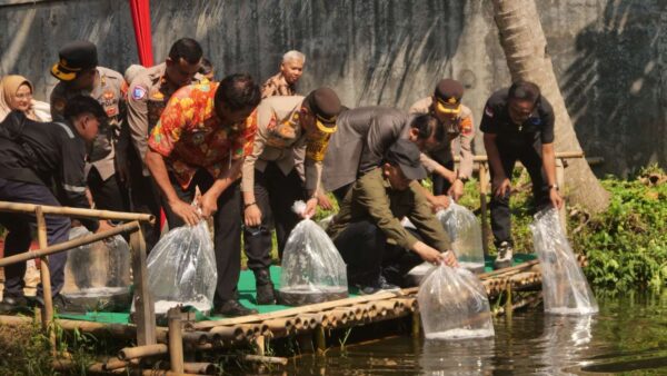 Program Asta Cita: Polresta Banyumas Tanam Jagung Dan Tebar Ribuan