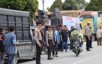 Ratusan Personel Polres Humbahas Amankan Kampanye Akbar Pilkada Polres Humbahas