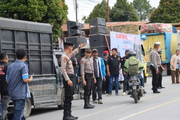 Ratusan Personel Polres Humbahas Amankan Kampanye Akbar Pilkada Polres Humbahas