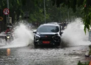 Sejumlah Jalan Di Rembang Tergenang Akibat Hujan Deras