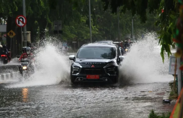 Derasnya Hujan di Rembang, Beberapa Ruas Jalan Alami Genangan