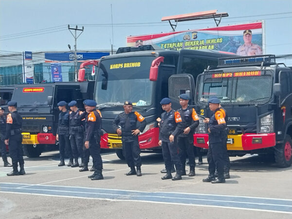 Sinergi Polda Jateng Dan Jatim Untuk Bantu Pengungsi Lewotobi Di