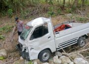 Sopir Ngantuk, Pikap Terjun Bebas Ke Jurang Di Rembang