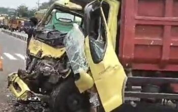 Tabrakan Bus Mira Dengan Truk Pasir Di Simpang Tegalyoso Klaten,