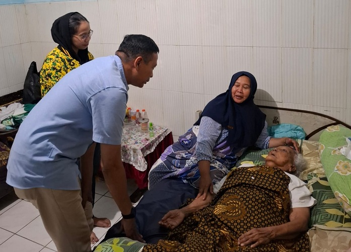 Wahyu Hidayat Temui Warga Sakit Di Kebonsari, Bentuk Kepedulian Langsung