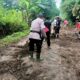 Cegah Banjir, Bhabinkamtibmas Pendem Turun Langsung Perbaiki Irigasi