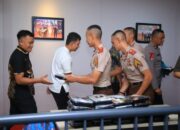 Taruna Akpol Angkatan 59 Bagikan Ratusan Nasi Jumat Berkah Untuk