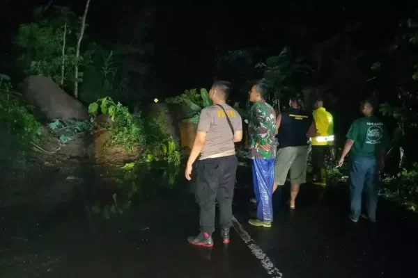 Longsor Dahsyat Putuskan Jalur Kebumen-Banjarnegara, Akses Terhambat