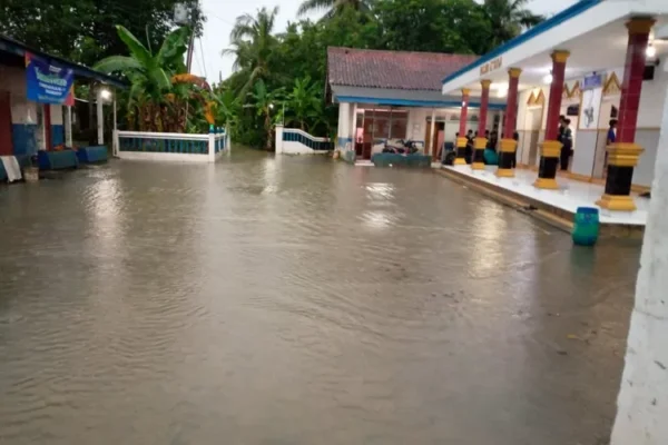 Banyumas Timur Dilanda Banjir Setelah Diguyur Hujan Semalam