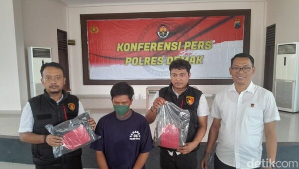 Begal Driver Taksi Online Di Demak: Remaja 18 Tahun Cari