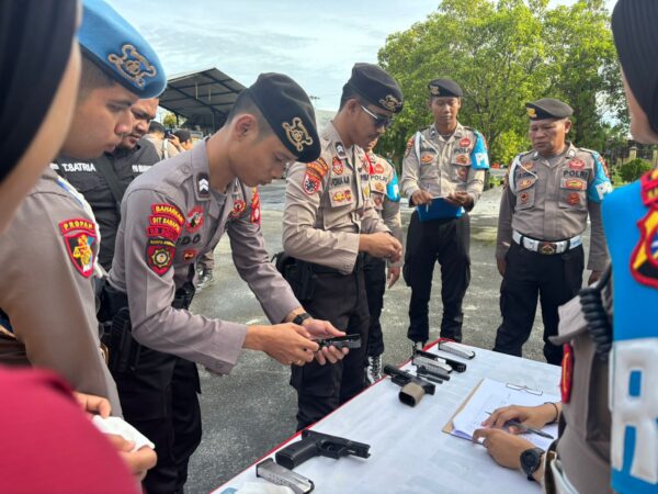 Bidpropam Polda Kalteng Periksa Senpi Ditsamapta Untuk Cegah Penyalahgunaan