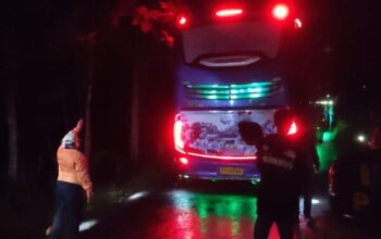 Dua Bus Pariwisata Dari Surabaya Tersesat Di Hutan Wonogiri, Ini