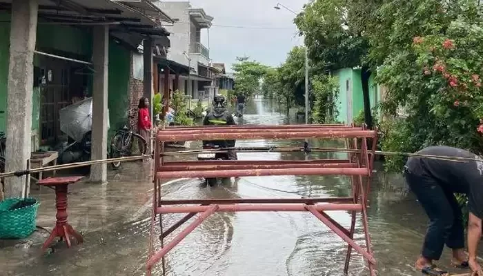 Warga Sukoharjo Keluhkan Sistem Drainase yang Tidak Efektif Saat Hujan Deras